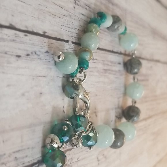 Cracked aqua, grey, green, silver beaded bracelet - Picture 2 of 8